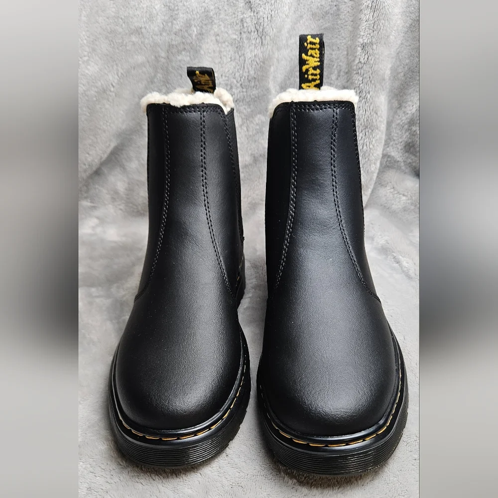 Dr. Martens Chelsea Boots Faux Fur Lined Black Leather Women’s Size 6